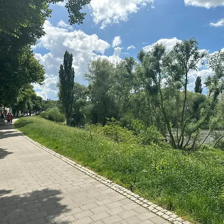 Idyllisches Haus In Direkt An Der Saale 公寓 *