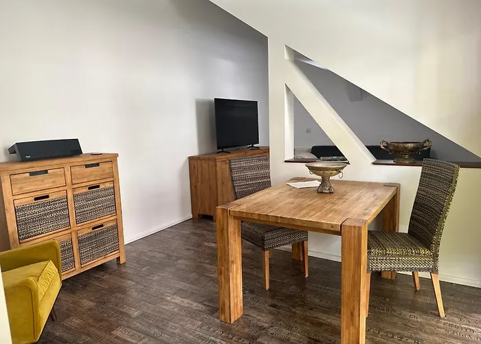 Apartment Idyllisches Haus In Direkt An Der Saale